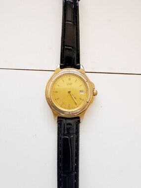 Citizen Quartz Women Watch Gold Tone 27mm Date Working Needs Crystal Scratch